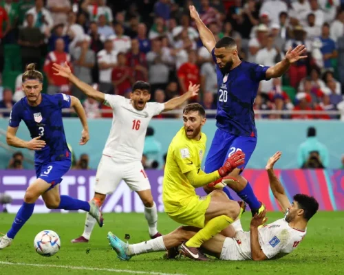 2022-11-29T213557Z_1405908315_UP1EIBT1MLYM6_RTRMADP_3_SOCCER-WORLDCUP-IRN-USA-REPORT-1