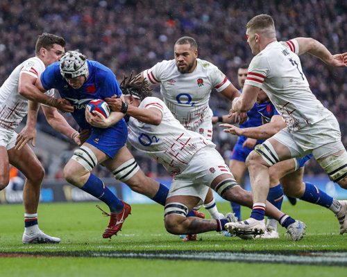 Thibaud-Flament-scores-a-try-for-France-against-England-in-2023-Six-Nations-2-1200
