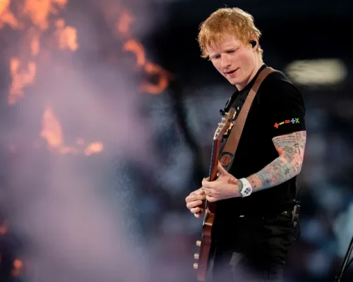 ed-sheeran-madrid-2025-billboard-1800